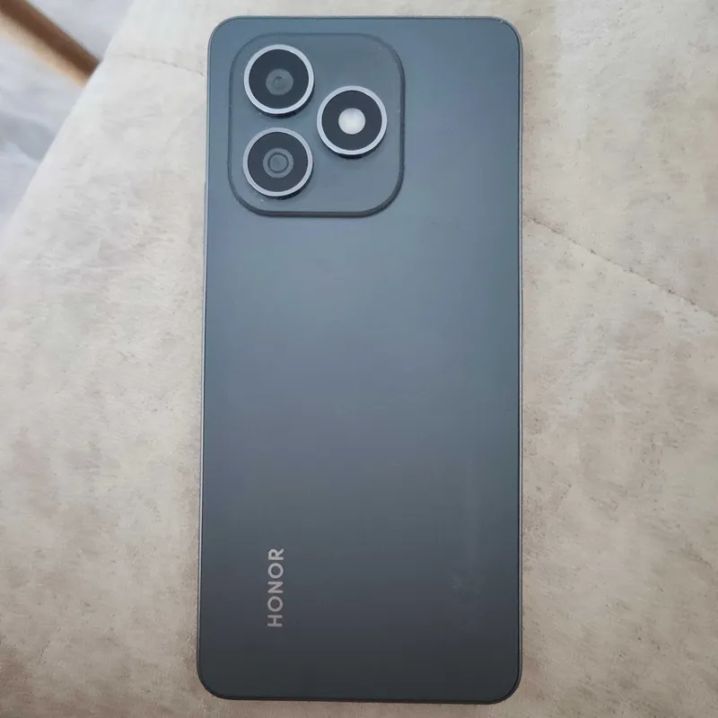 Продам новый Honor X8d 8/256 2