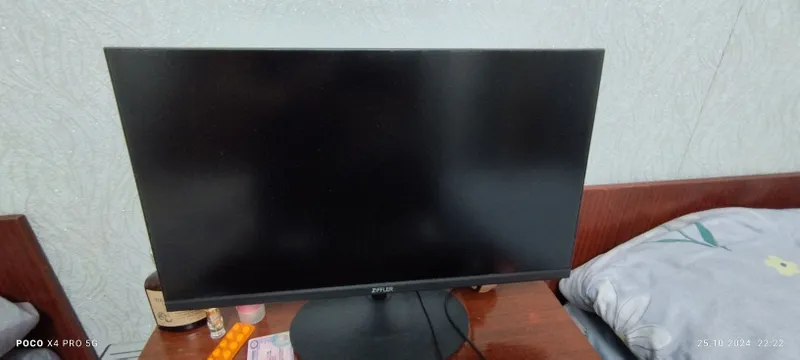 Komyuter sotiladi buyjetniy yigilgan. Ozgina qotishi bor .