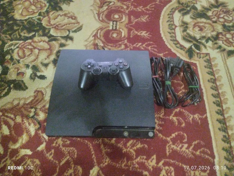 PlayStation 3 с одним джойстиком с прошивкой и много игр PlayStation 3 с одним джойстиком с прошивкой и много игр