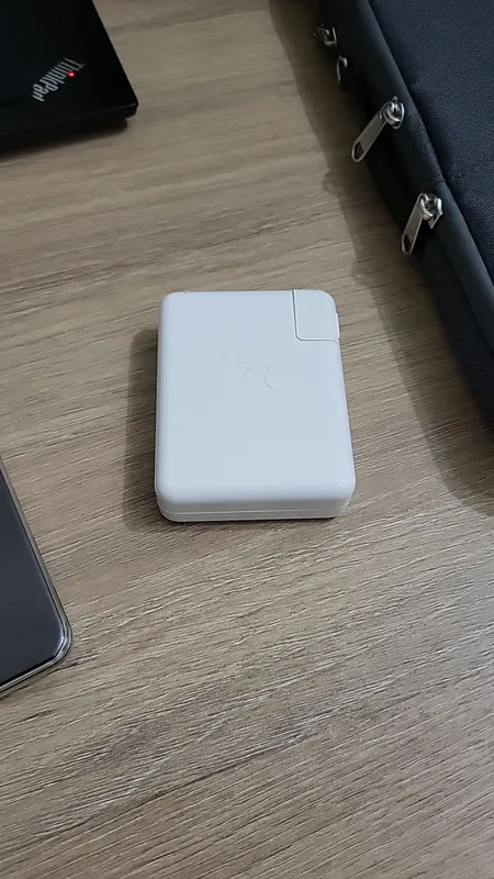Продаётся блок питания от Apple