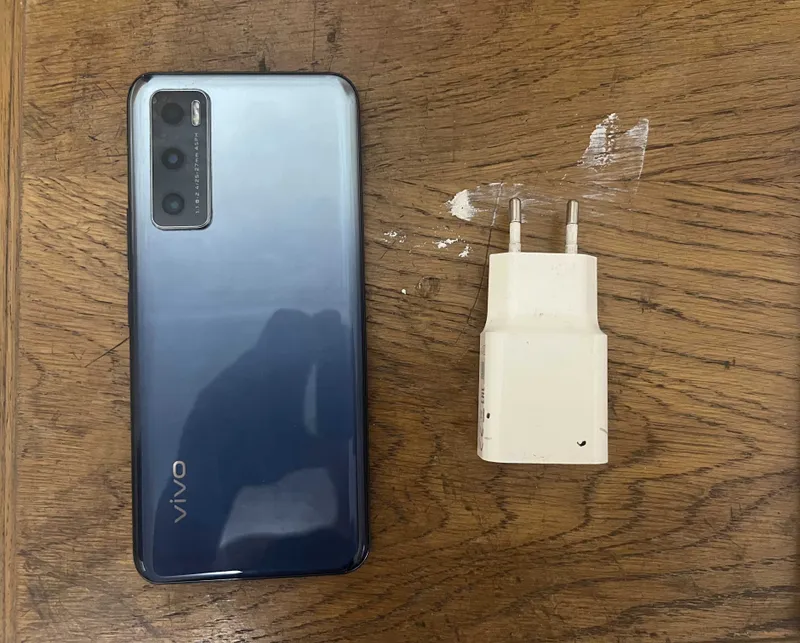 продам VIVO v2023 8/128 идеал продам VIVO v2023 8/128 идеал