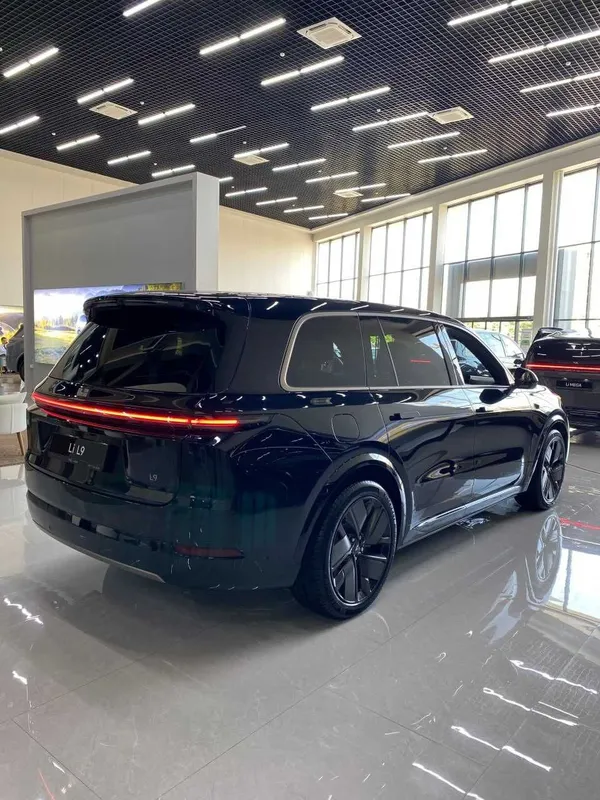 Lixiang L9 Ultra Restyling Black Metallic — фото 1