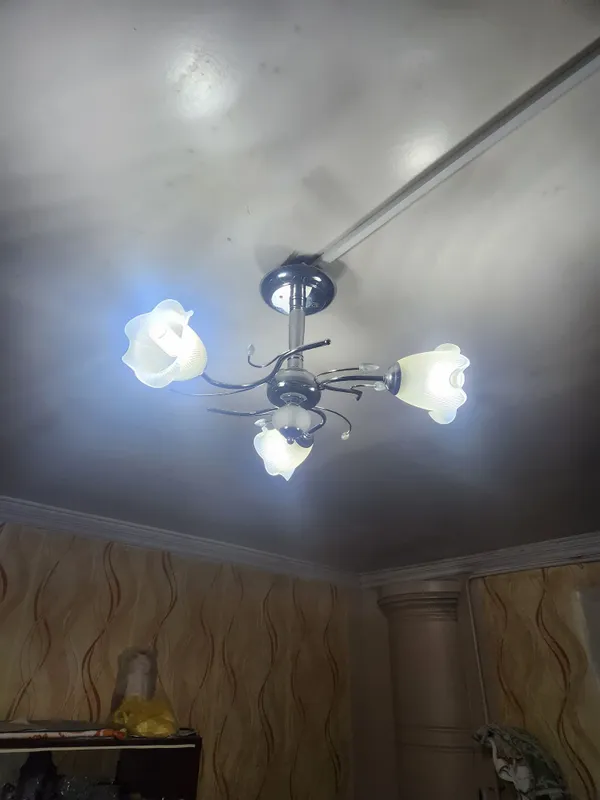 Люстра для комнаты .
