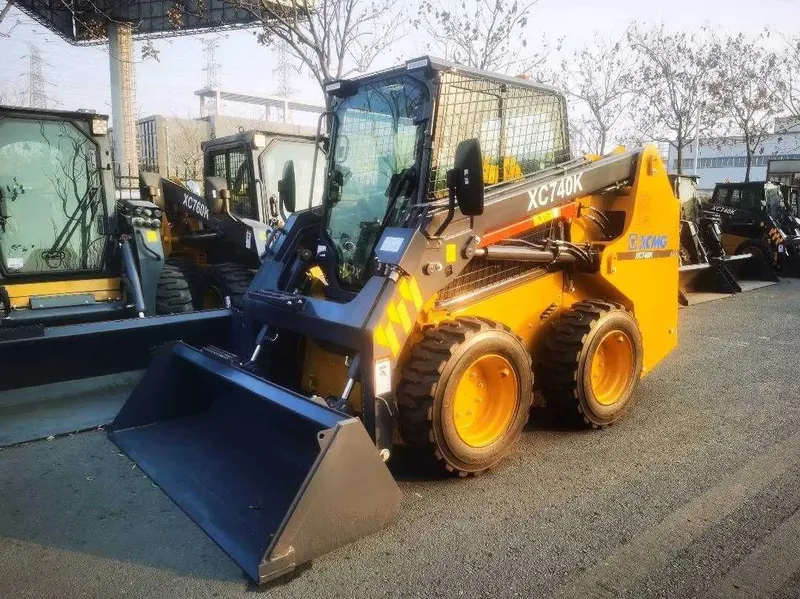 Мини-погрузчик XCMG XC740K — Ваш универсальный солдат! 0,4 куба — фото 3
