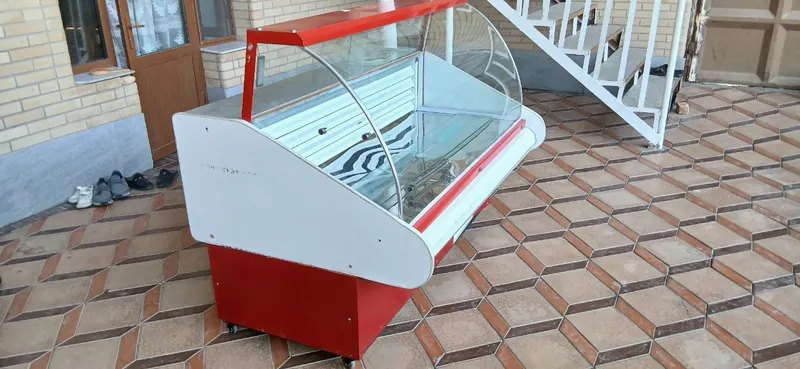 vitrina xaladelnik