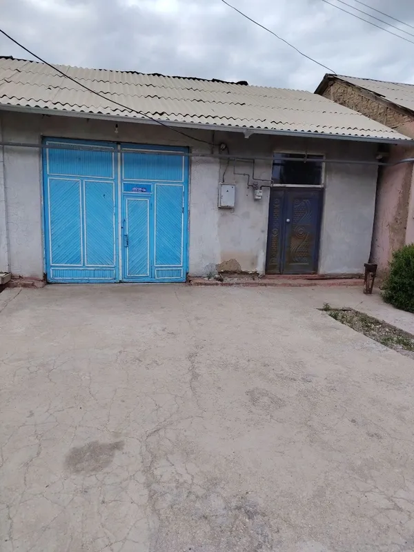 Двор (ховли) за Toshkent Parfym 1