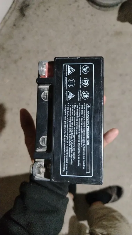 Продаётся аккумулятор 12V 9A — фото 2