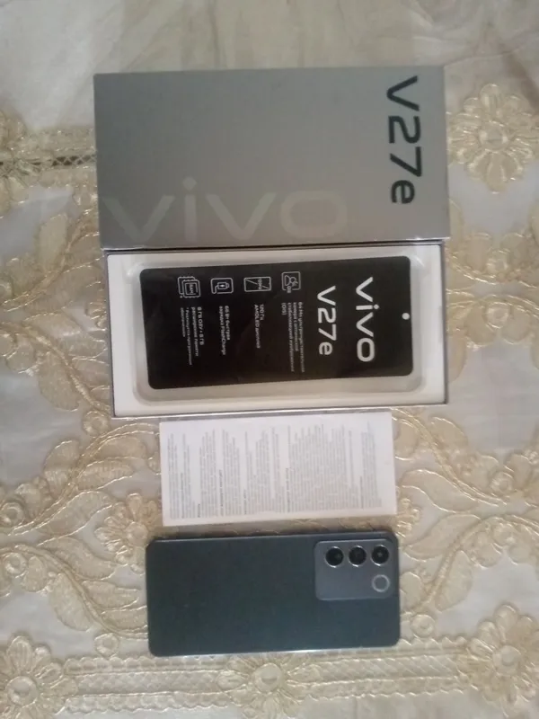 VIVO V 27 E. hamma joyiga javob faqat ekran singan