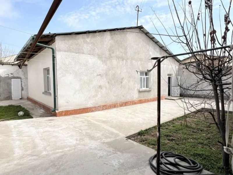 Yevrota’mirli shinam uy sotiladi, 3 xona, 120 m², uchastka 1.74 sotix, burchak hovli 3