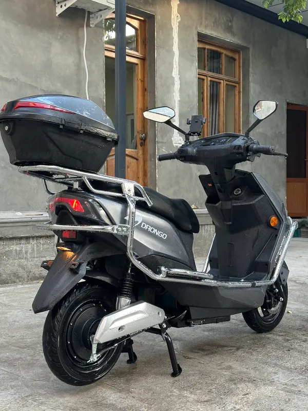 Skuter Sotiladi 4