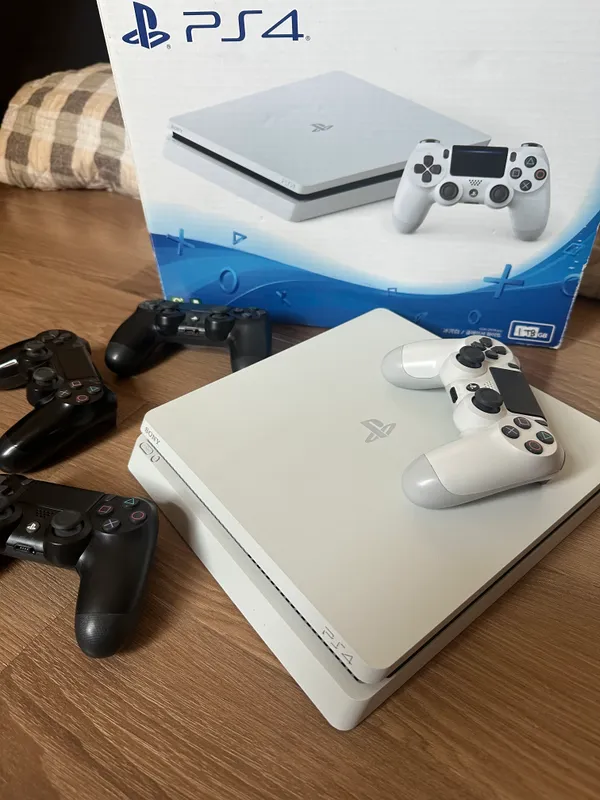 PlayStation 4 Slim/1 ТБ. Коробка, документы — полный комплект. Новая 6