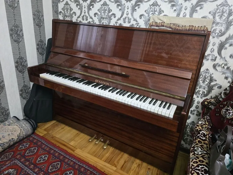 Продам срочно пианино 4 Продам срочно пианино 4