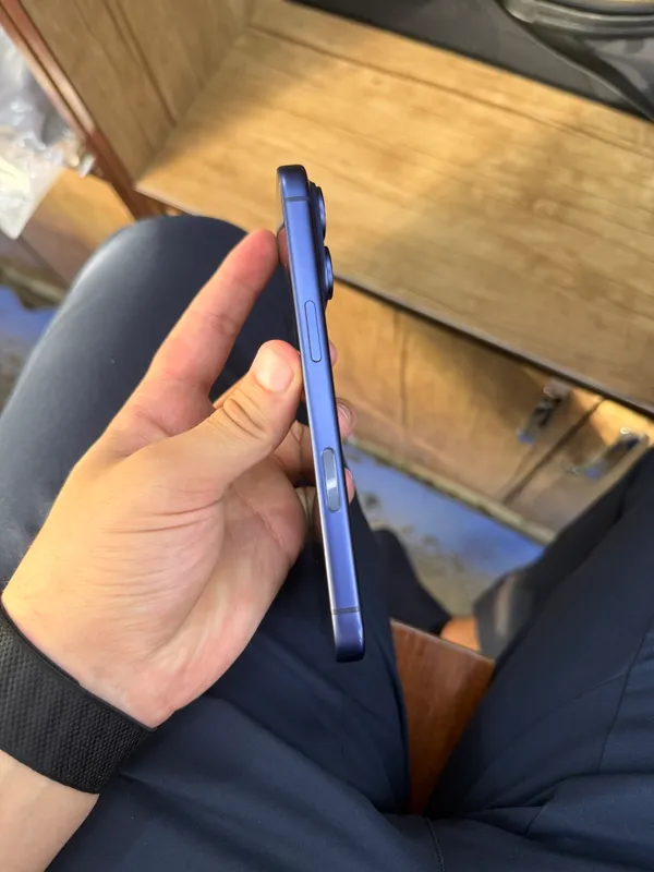 iPhone 17 Pro 1 iPhone 17 Pro 1