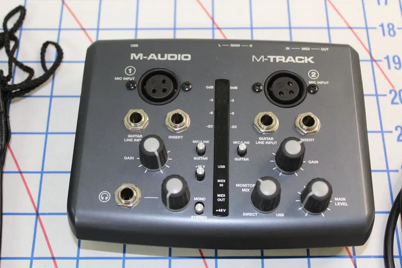 M-audio M-Track zvukavoy karta