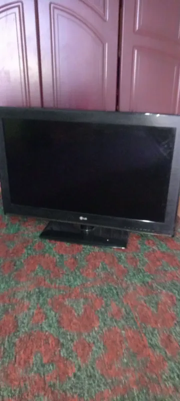 televizor xolati yaxshi 42x38 LG PLOSKI tuner 1 televizor xolati yaxshi 42x38 LG PLOSKI tuner 1