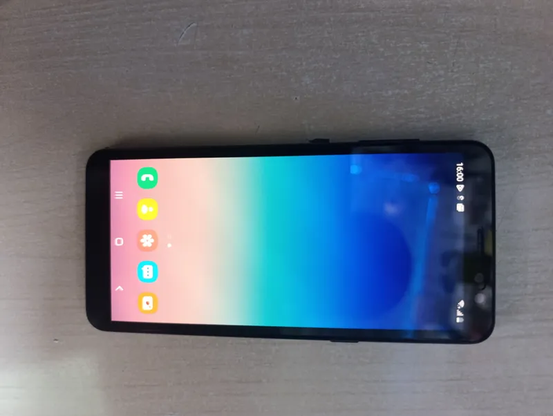 Samsung a8 32g ochilmagan bir qul
