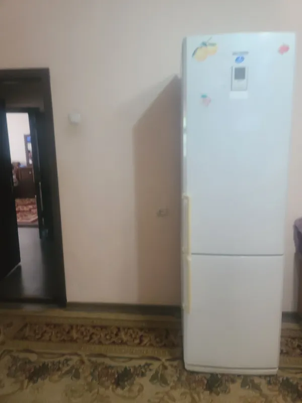 срочно продаётся холодильник 1