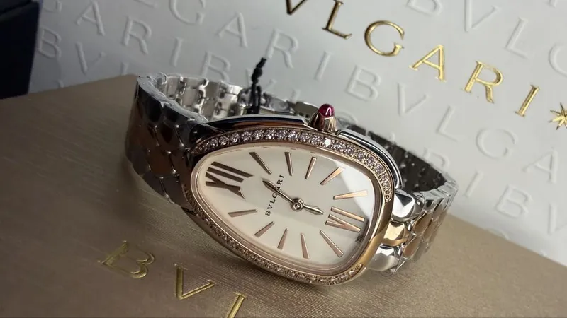 Часы Bvlgari с искусственными бриллиантами 3 Часы Bvlgari с искусственными бриллиантами 3