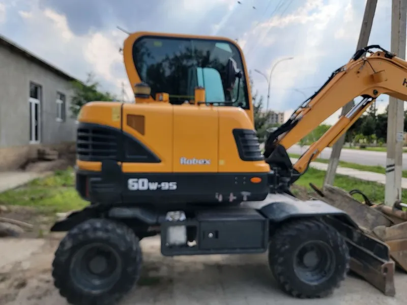 HYUNDAI 60W 9S sotiladi 3 HYUNDAI 60W 9S sotiladi 3