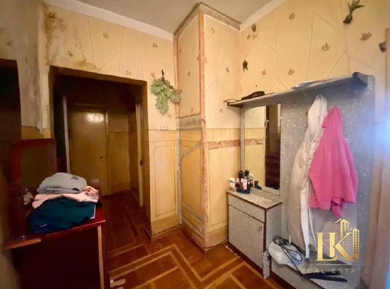 Продаётся просторная 2-комнатная квартира 67 м² с отдельным входом (французская планировка) — фото 2