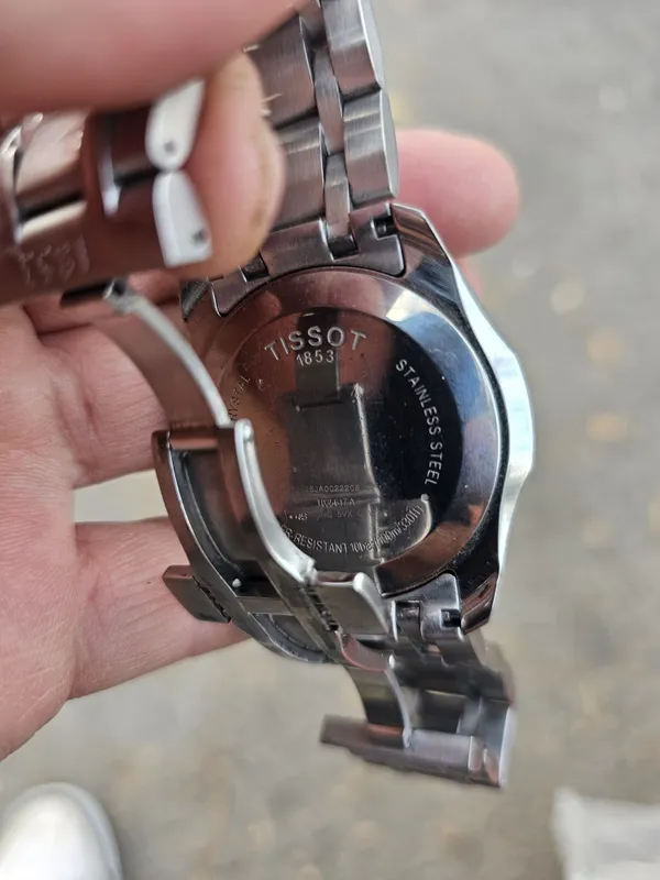 Продаются оригинальные кварцевые часы TISSOT — фото 1