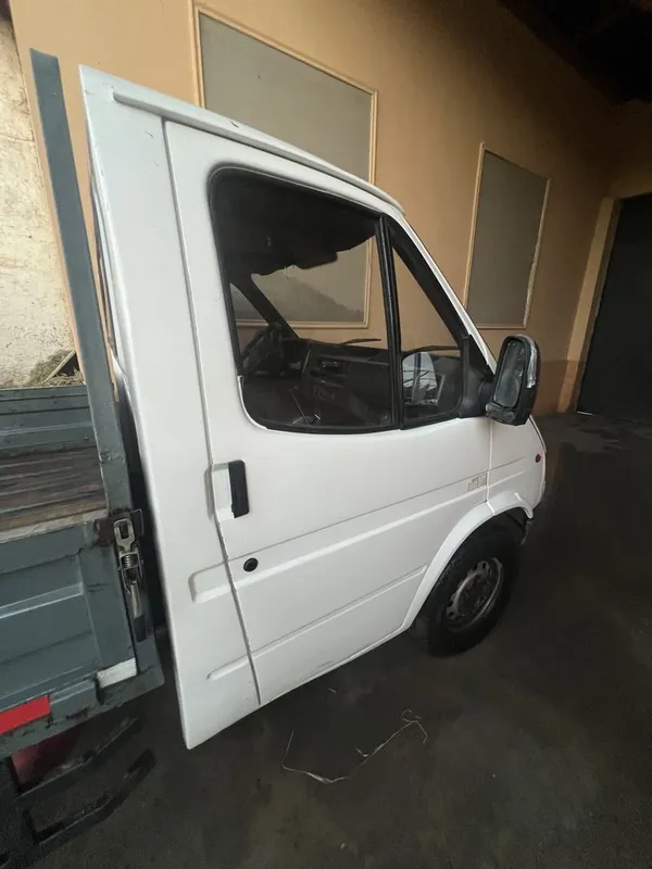Ford transit bort qilingan 6 Ford transit bort qilingan 6