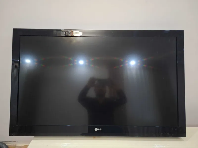 LG televizor sotiladi 50'