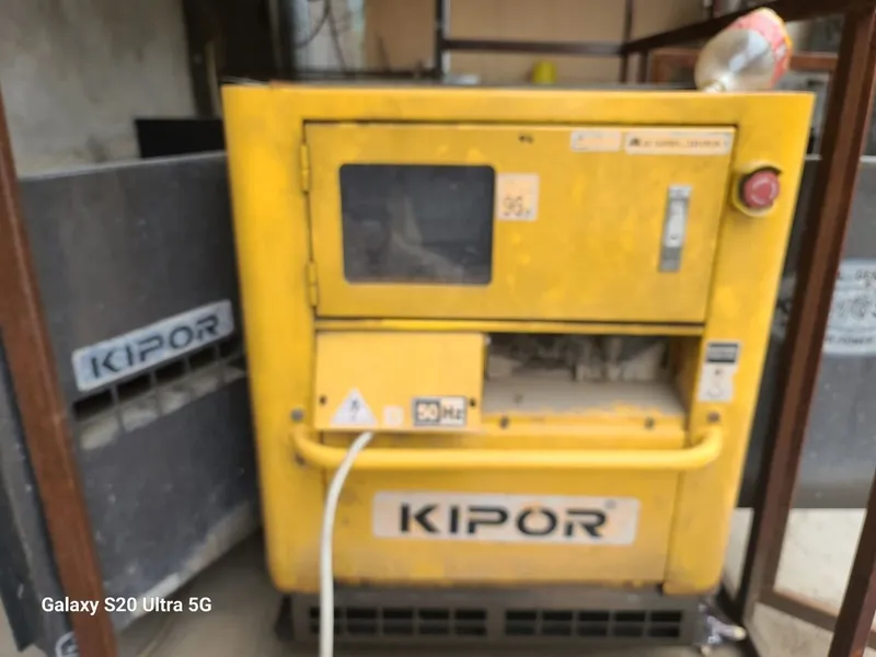Generator 3 fazali sotiladi holati yaxshi 1 Generator 3 fazali sotiladi holati yaxshi 1