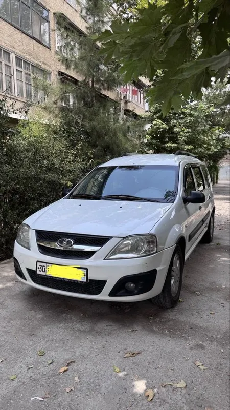 Продаётся машина Lada Largus 1 Продаётся машина Lada Largus 1