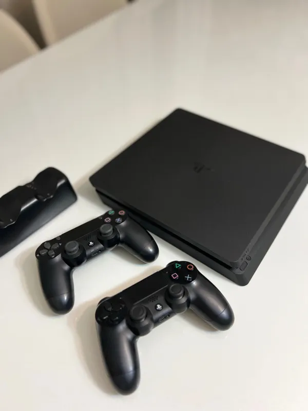 Playstation 4 13.04 versiya slim 500gb в хорошем состояние продается 2 Playstation 4 13.04 versiya slim 500gb в хорошем состояние продается 2