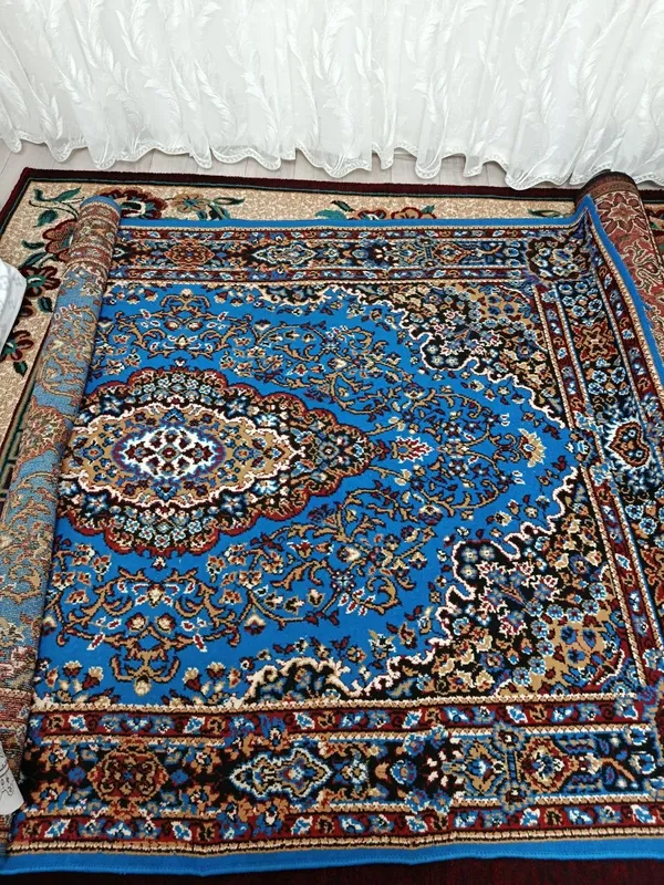 Гиламлар сотлади.