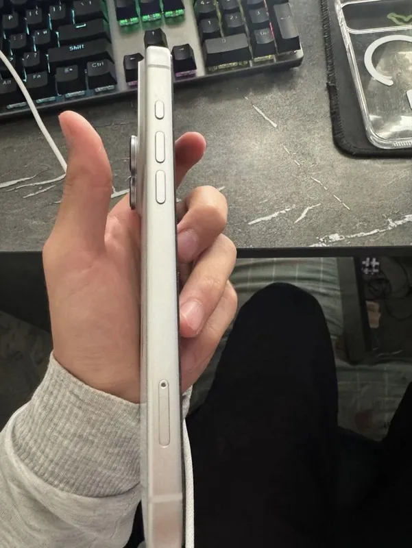 iPhone 17 Pro в корпусе 14 Pro 3 iPhone 17 Pro в корпусе 14 Pro 3