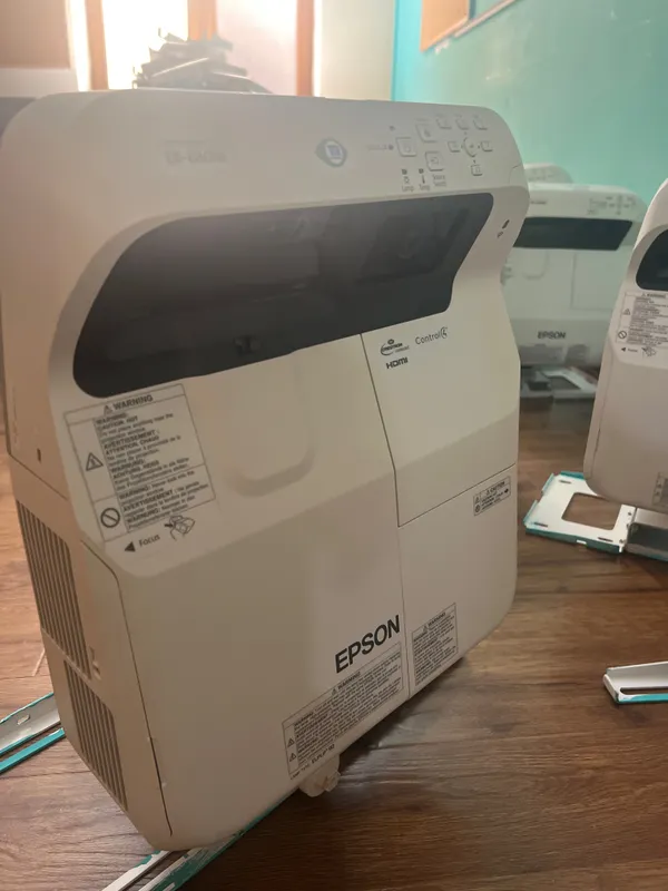 Проектор EPSON EB-680wi