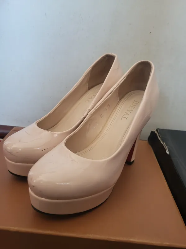 kabluk razmer 35 balandligi 7 sm