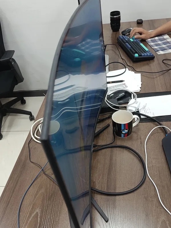 Gaming monitor 32" inch, curved, 240 Hz — фото 3