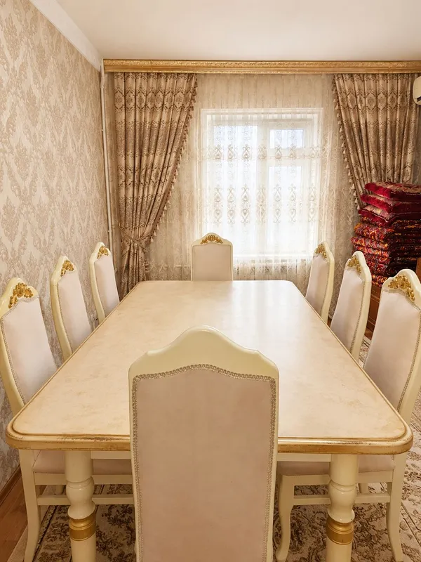 Продаётся стол и стулья на 8 человек 1 Продаётся стол и стулья на 8 человек 1