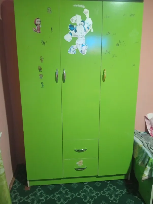 shkaf divan 2ta sotiladi 1 shkaf divan 2ta sotiladi 1