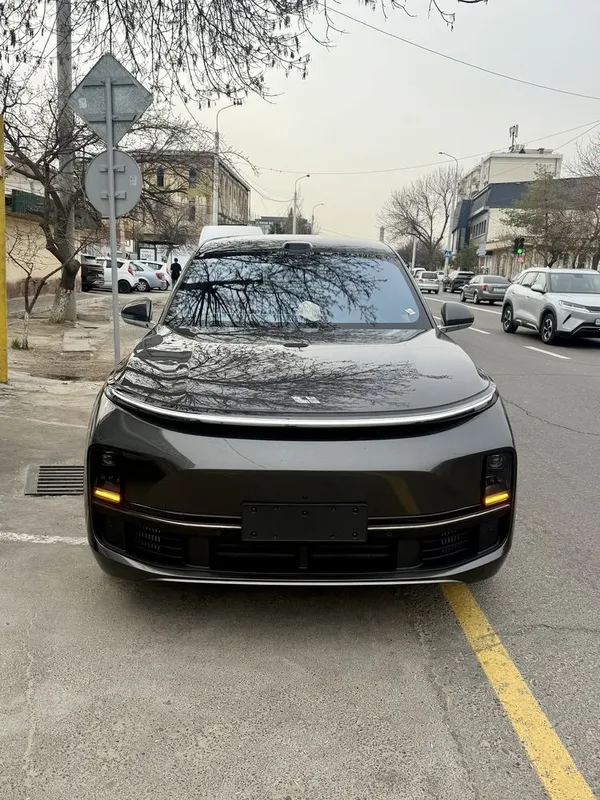 Продается Lixiang L8 ULTRA 2025 пробег 3 500 км