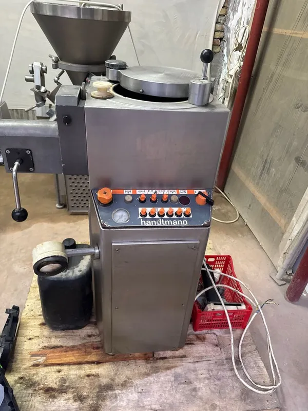 Колбасный поршневой шприц HANDTMANN FA 30 TOP
