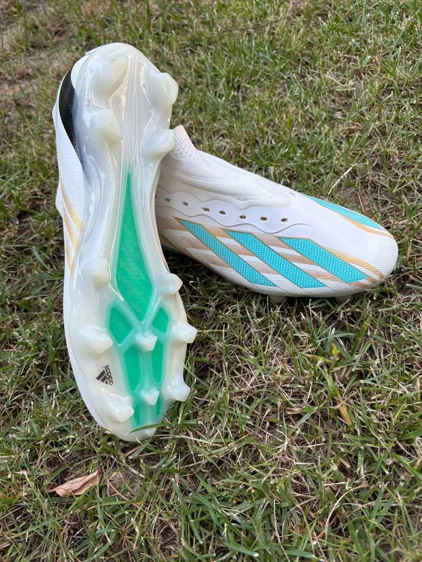 Butsi adidas oq yangi oʼlcham 39