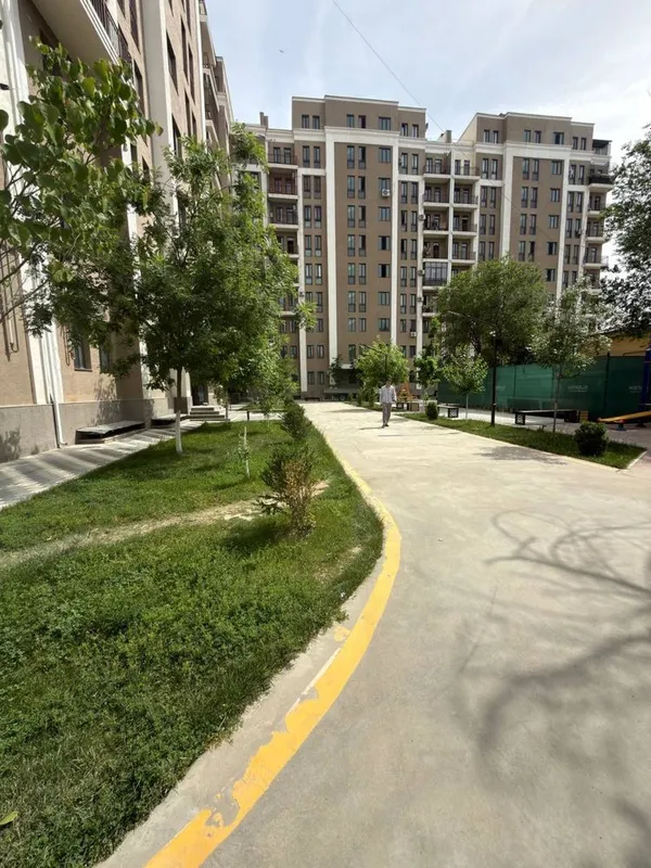 Qarshi sh. Mustaqillik TJMdan 6-etaj 2 xonali 86 kv.mlik uy sotiladi