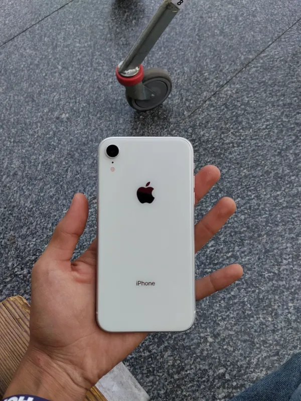iPhone XR 1 iPhone XR 1