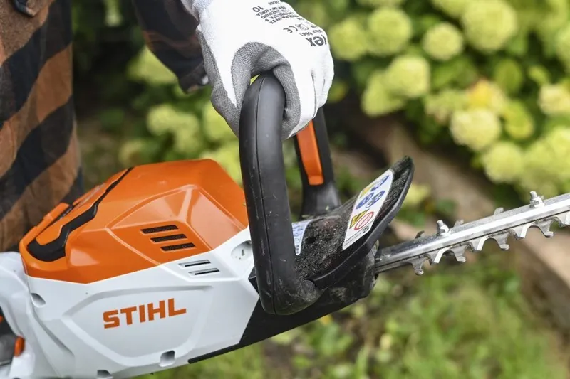 Аккумулятлрный кусторез STIHL HSA 60 — фото 2 Аккумулятлрный кусторез STIHL HSA 60 — фото 2