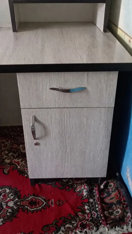 dars uchun parta sotiladi 3 dars uchun parta sotiladi 3