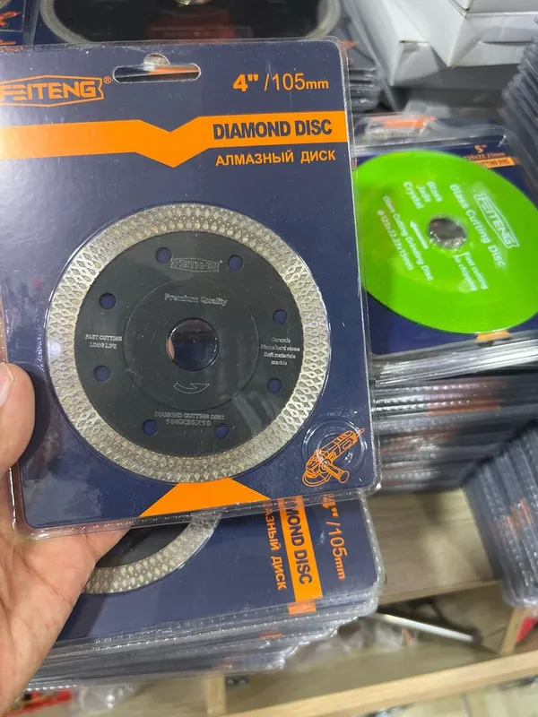 Izolenta atverka kluch shpatel andava valik metr disk kislata Xoztavar 4 Izolenta atverka kluch shpatel andava valik metr disk kislata Xoztavar 4
