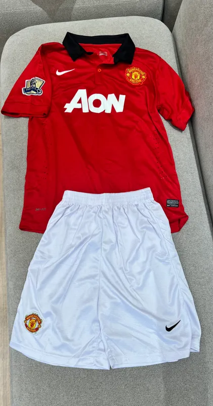 Футбольная форма Manchester United AON