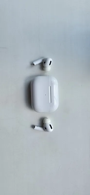 AirPods Pro — отличное состояние, чистый звук и шумоподавление