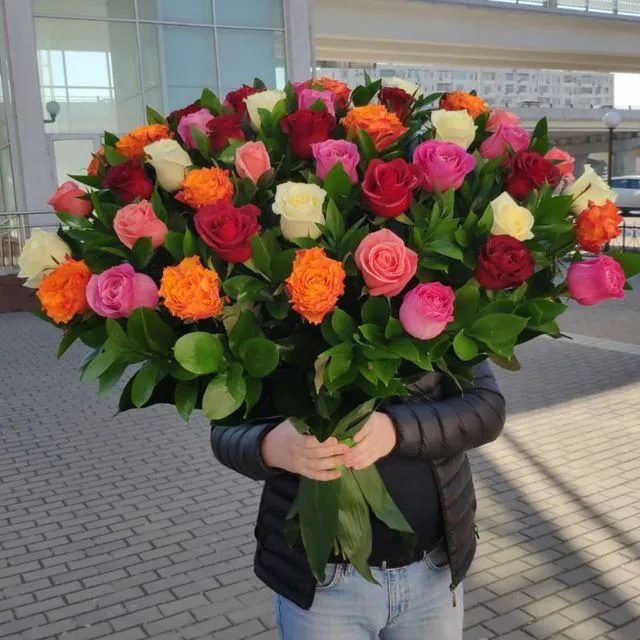 200.000 dan 500$ gacha tabbiy gullar buket karobka 1