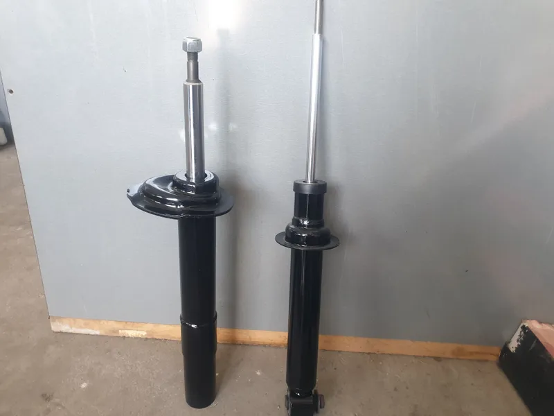 BMW E39 uchun amortizatorlar 4 dona 2 BMW E39 uchun amortizatorlar 4 dona 2