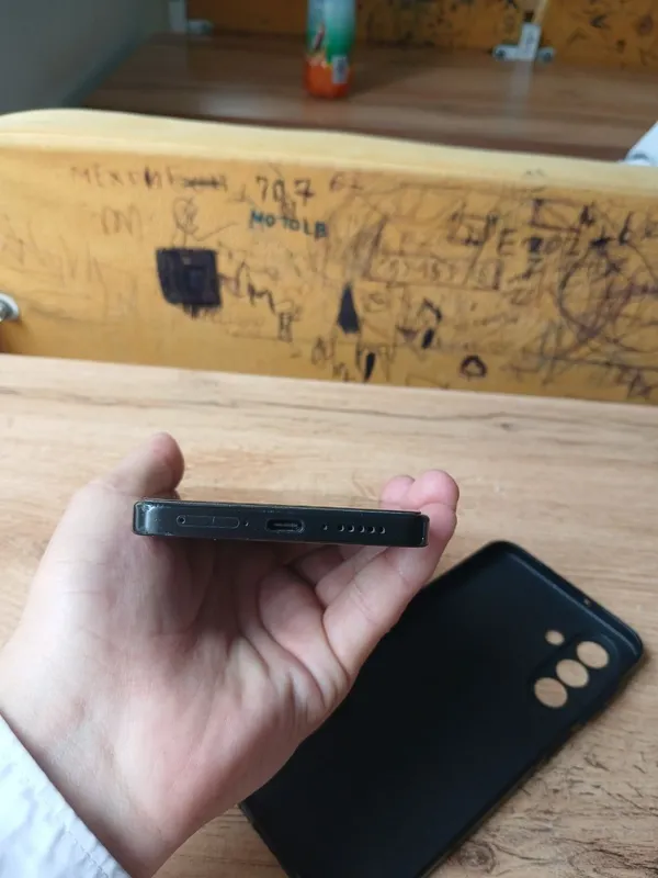 POCO X7 pro 5G yangi 4 POCO X7 pro 5G yangi 4